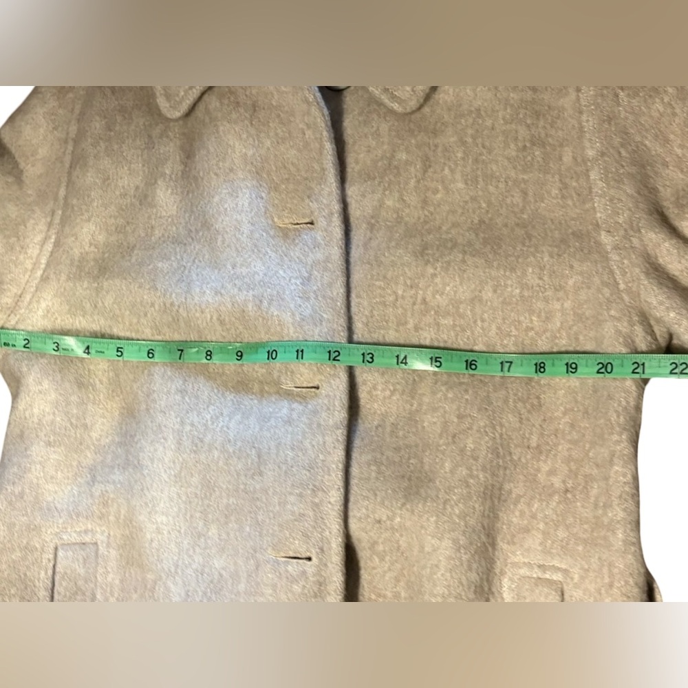 Vtg. 1980s Forecaster of Boston Elegant Beige Wool Blend Coat w/Belt size 15/16 - Picture 13 of 15